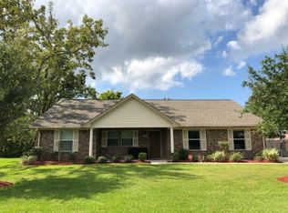 129 Old Angleton Rd, Lake Jackson, TX 77566