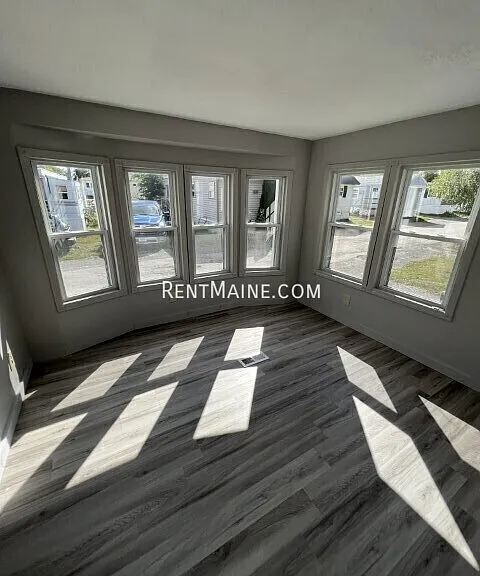 681 Main Rd N #11 — Photo 3