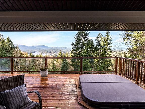 5th image of 1691 Strathcona Heights Rd