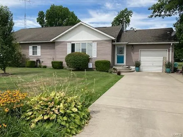 1005 N James St, Sparta, IL 62286