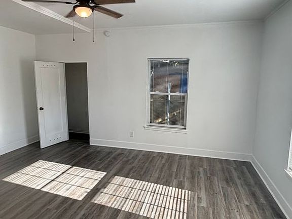 3rd image of 710 Chestnut St