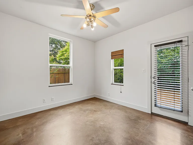 2214 Iva Ln #B — Photo 23