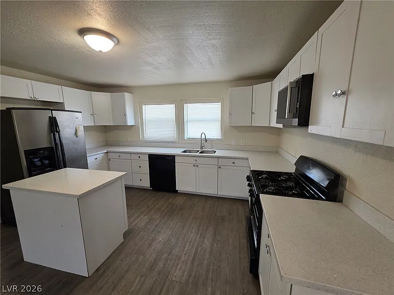 1590 Mustang Dr — Photo 78