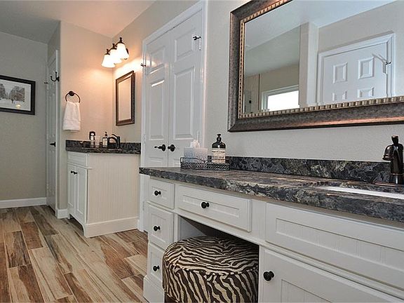 4th image of 13810 Parkers Cove Ct