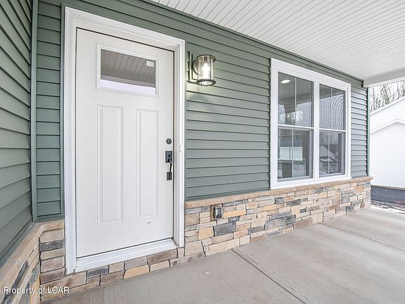 3rd image of 50 Saddle Ridge Dr