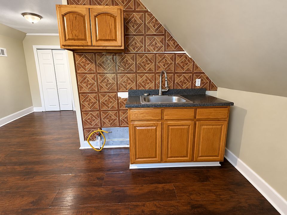 1st image of 311 7th Ave W #3