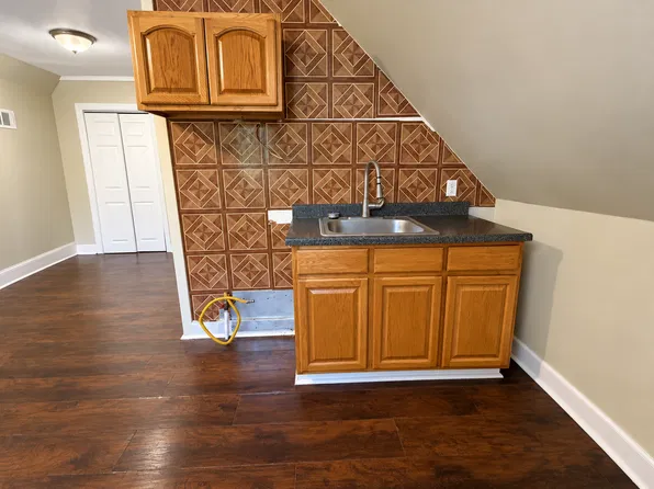 311 7th Ave W #3, Newark, NJ 07107