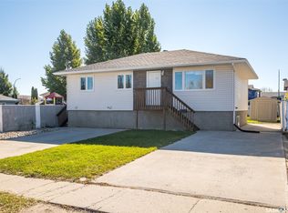 211 31st St E, Prince Albert, SK S6V8A8