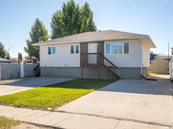211 31st Street E, Prince Albert, SK S6V 8A8