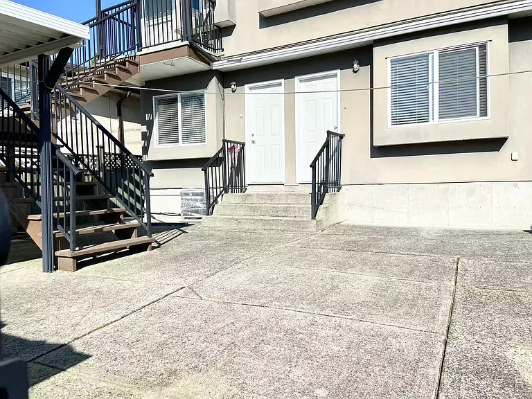 1222 E 61st Ave — Photo 10