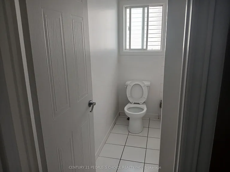31 Moss Pl — Photo 5
