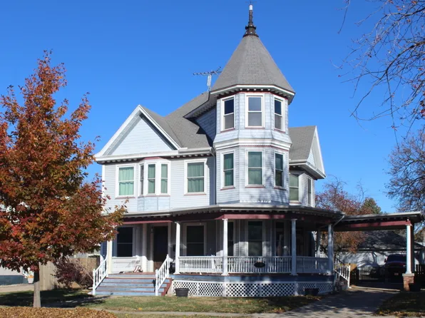 411 W Main St, Clinton, IL 61727