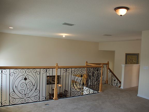 3rd image of 623 Samantha Ln