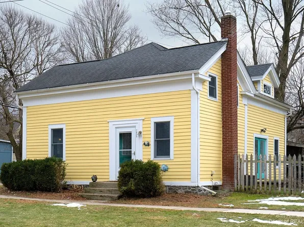 7955 3rd St, Dexter, MI 48130