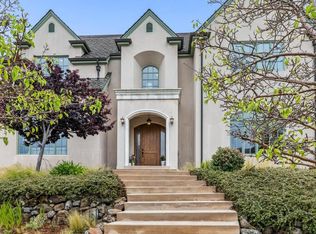 30 Malavear Ct, Pacifica, CA 94044