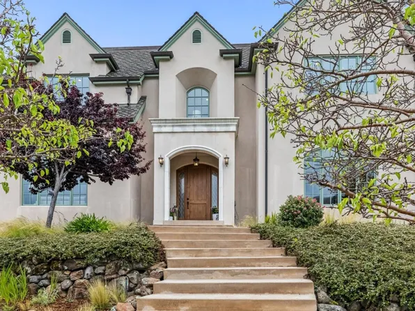30 Malavear Ct, Pacifica, CA 94044