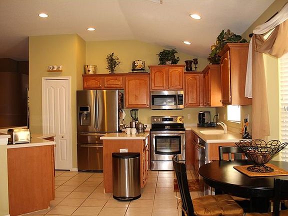 3rd image of 15812 Leatherleaf Ln