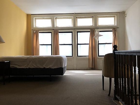 2nd image of 118 Nassau St #4A