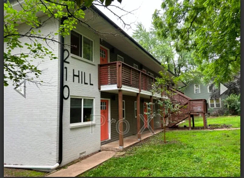 2 bed, 1.0 bath, 656 sqft, $995 — Photo 1