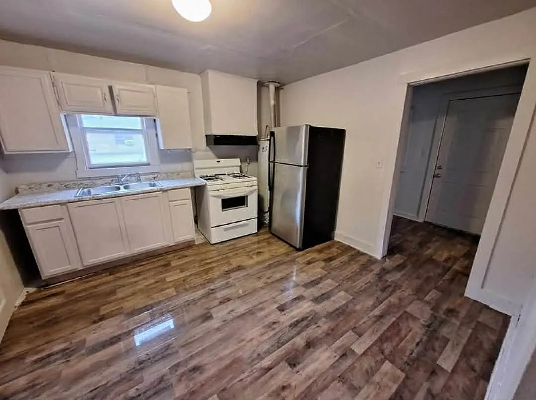 2 bed, 844 sqft, $650 — Photo 3