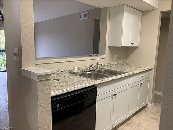 4th image of 2929 Winkler Ave APT 1017
