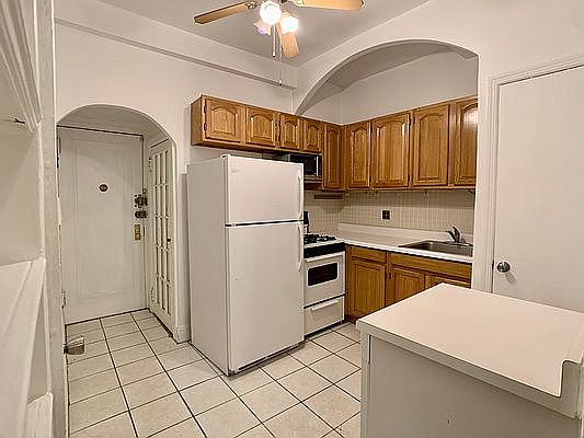 5th image of 307 W 105th St #1B