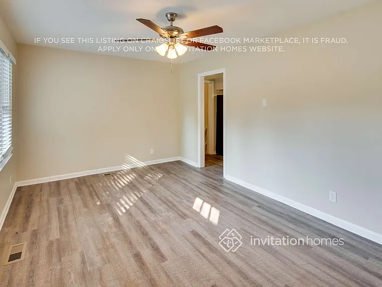 909 Friendly Pl — Photo 3