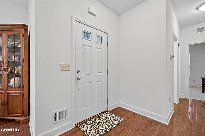 5th image of 3B Winchester Place