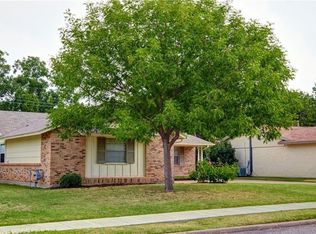 2617 Peach Tree Ln, Irving, TX 75062