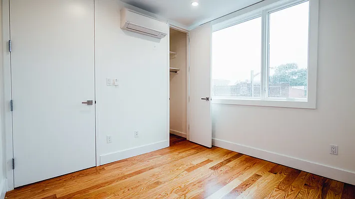 Rented by Nooklyn NYC LLC | media 9
