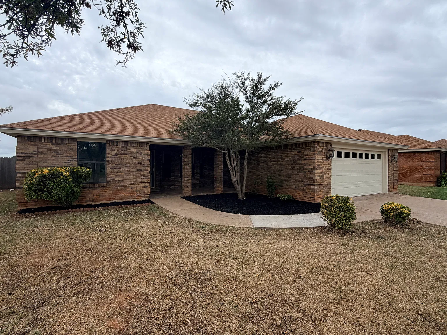 3 bed, 1468 sqft, $1,995 — Photo 2