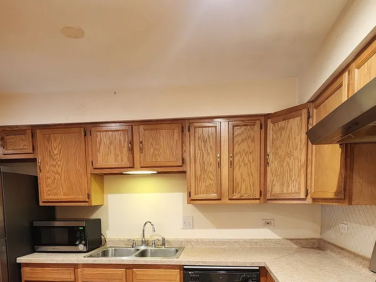 1102 Hinswood Dr #102 — Photo 6