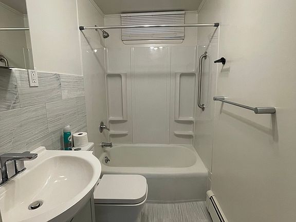 4th image of 32 Hobby St