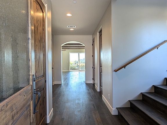 3rd image of 850 Derek Ct