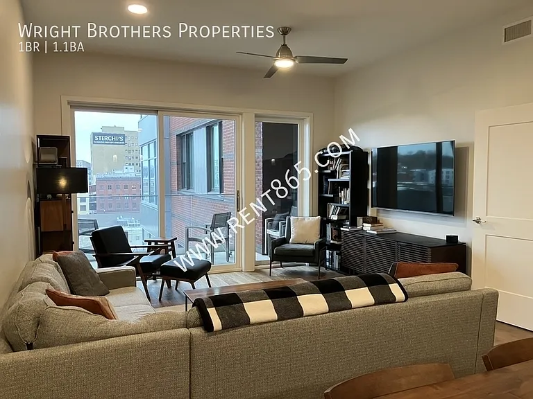 333 W Depot Ave #520 — Photo 2