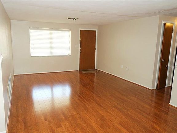 3rd image of 3130 Fairmount Dr