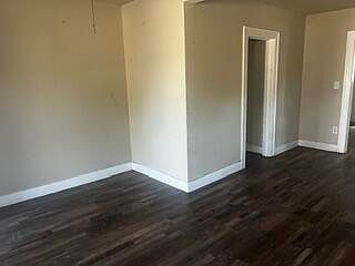 5th image of 2001 27th St