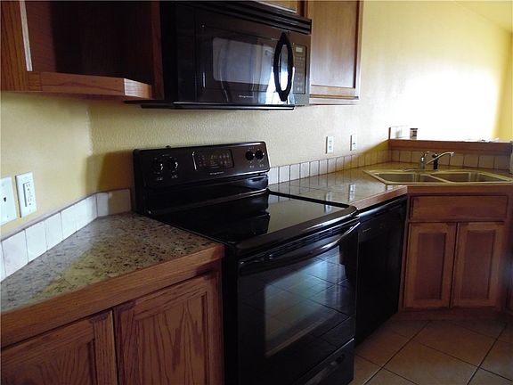 4th image of 6115 S 36th St