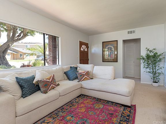 4th image of 22715 Susana Ave