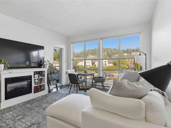 627 Brookside Rd #303, Colwood, BC V9C 0C3