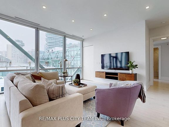 5th image of 39 Queens Quay E #1305