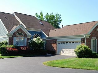 2158 Lake Shore Cir, Arlington Heights, IL 60004