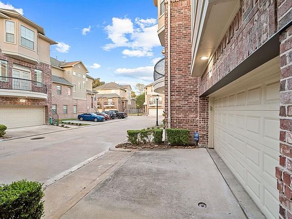 4th image of 8127 Estes Glen Ln
