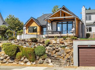 7556 E Green Lake Dr N, Seattle, WA 98103