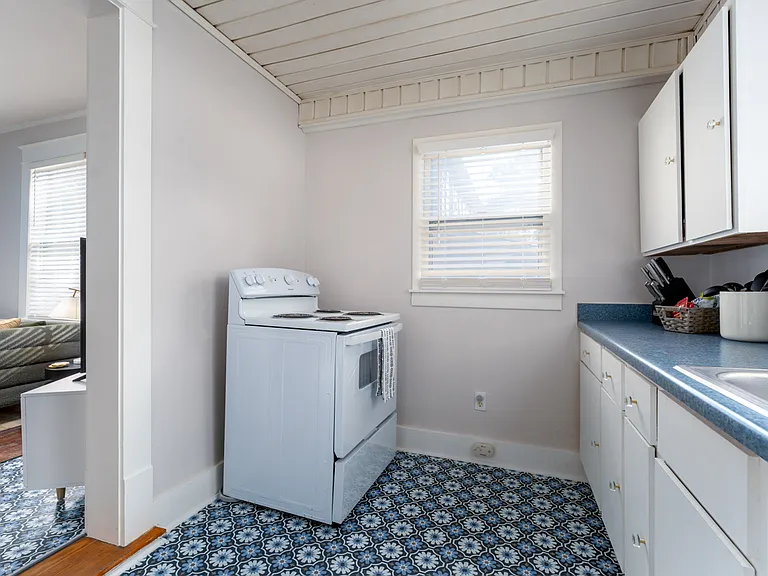 1504 W Friendly Ave #A — Photo 23