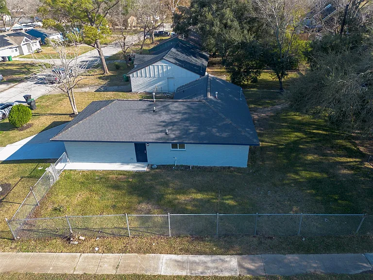 5502 Elm Tree Dr — Photo 32