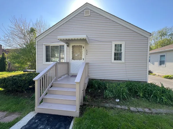 936 Russell Pl, Mundelein, IL 60060