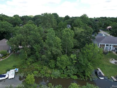 Vac Daron Ln, West Bloomfield, MI, 48324