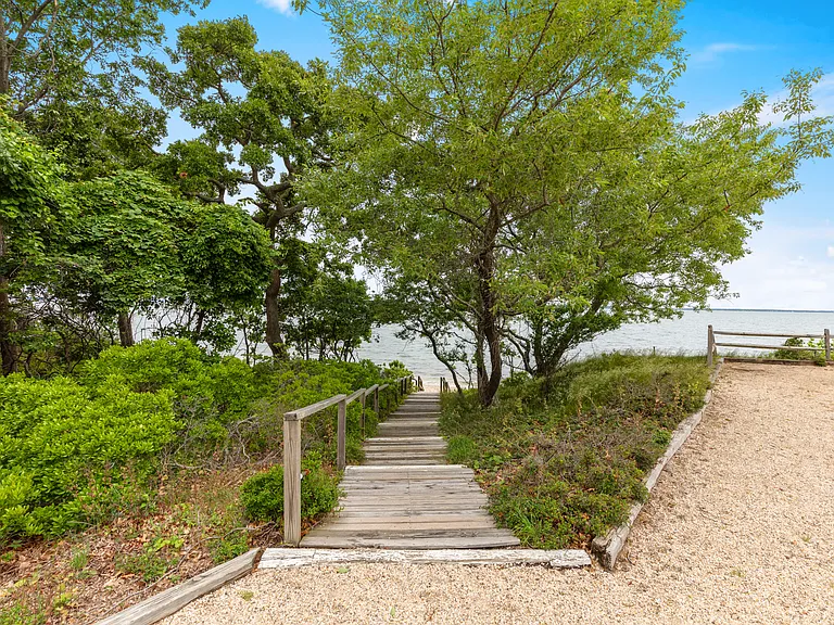 Larboard Dr — Photo 26