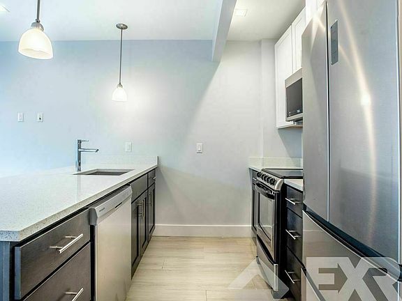 3rd image of 975 Liberty Ave #4HH